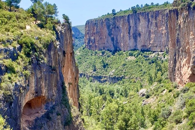 Hike Hanging Bridges and Canyon Túria - Chulilla - OFFICIAL GUIDE - Loriguilla Reservoir Crossing and the Climb Toward Vallfigueras