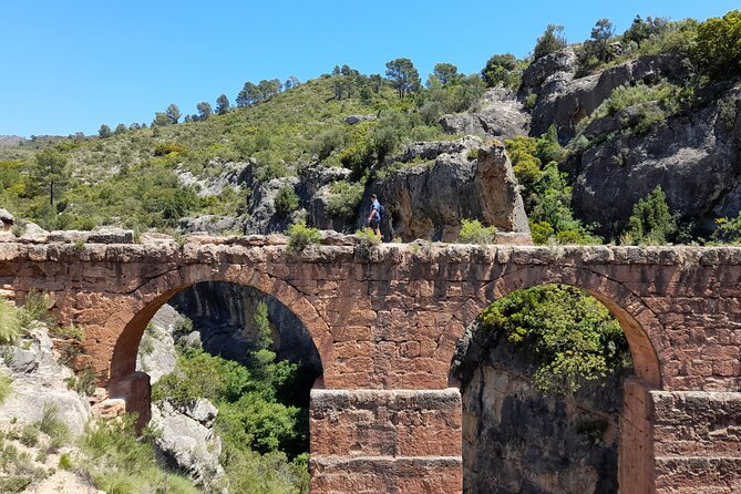 Hike to the Roman aqueduct Peña Cortada - Peña Cortada: a Roman aqueduct hike built around real walking