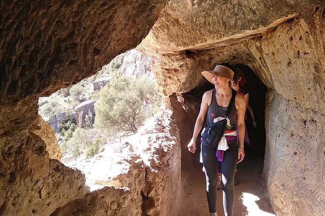 Hike to the Roman aqueduct Peña Cortada - From Valencia meeting point to Calles: start with coffee and gentle climb