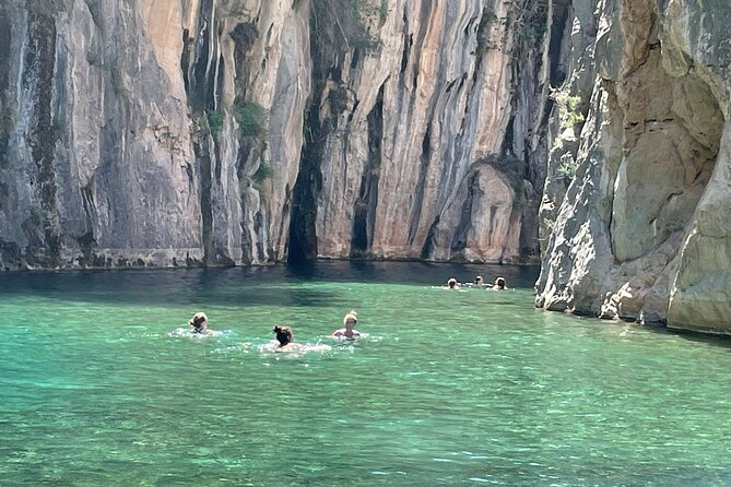 Hiking in Montanejos and swim in Thermal Springs - OFFICIAL GUIDE - First Stretch: The Ascent from Montanejos to the Maimona Ravine