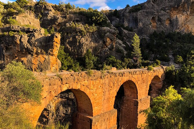 Hiking Tour of the Roman Aqueduct of Peña Cortada and Ruta de Agua - Start in Calles: coffee, the church, and the Frog Fountain