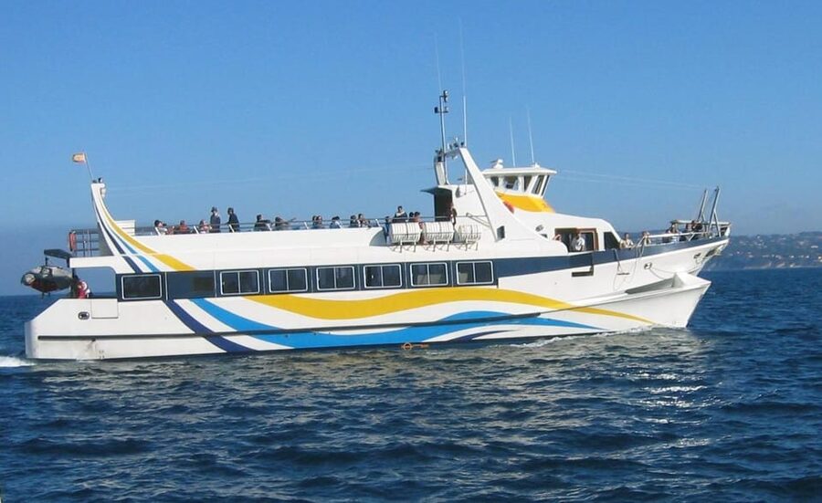 Jávea: 90-Minute Sunset Cruise with Glass of Cava - Finding Mundo Marino by the Green Lighthouse