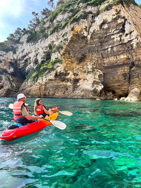 Jávea: Cala Portixol Kayak Tour with Snorkel & Cliff Jumping - Isla del Portixol: wildlife spotting and a cave-worthy vibe