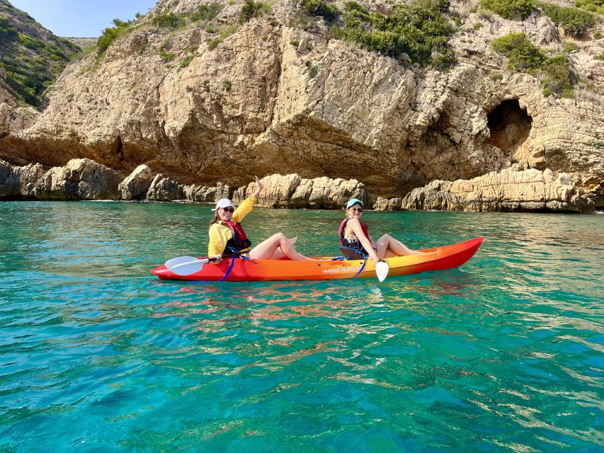 Jávea: Cala Tango and San Antonio Nature Reserve Kayak Tour - Cala Tangó: where the cliff jumping and snorkeling are really different