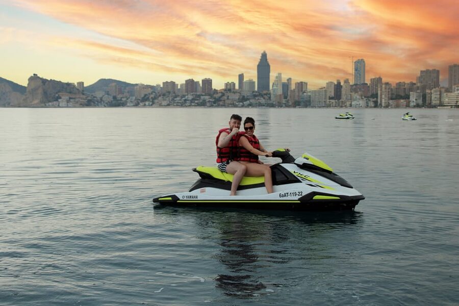 JETSKI 30MIN (INGLES) - Aquasports Benidorm (Offices 2 and 3): getting ready without fuss