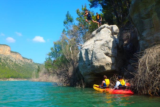 Kayak Routes In A Lake - Pair it with Montanejos hot springs: the best way to plan your half-day