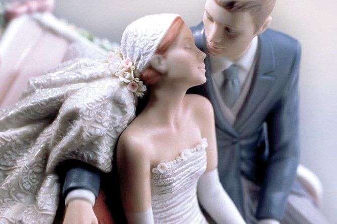 Lladro Factory Visit and Paella Lunch at the Beach - FAQ