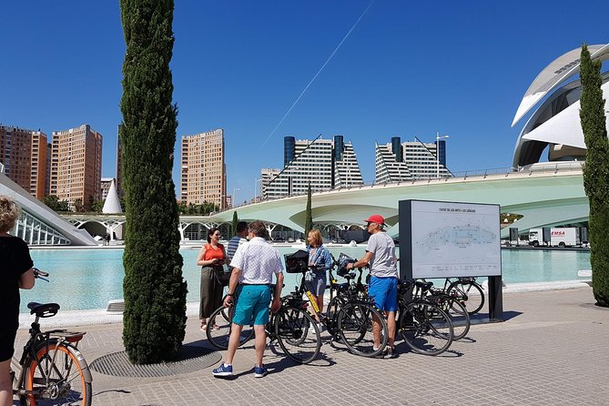 Private tour of the old city of Valencia - Start at Serranos Towers and get oriented fast