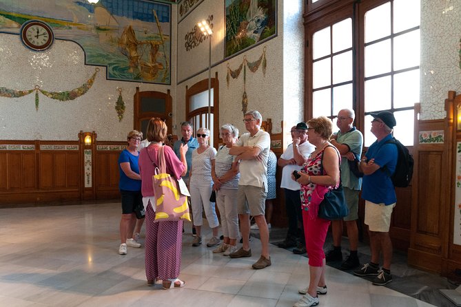 Private tour of the old city of Valencia - Bike from old to new, with stops along the way