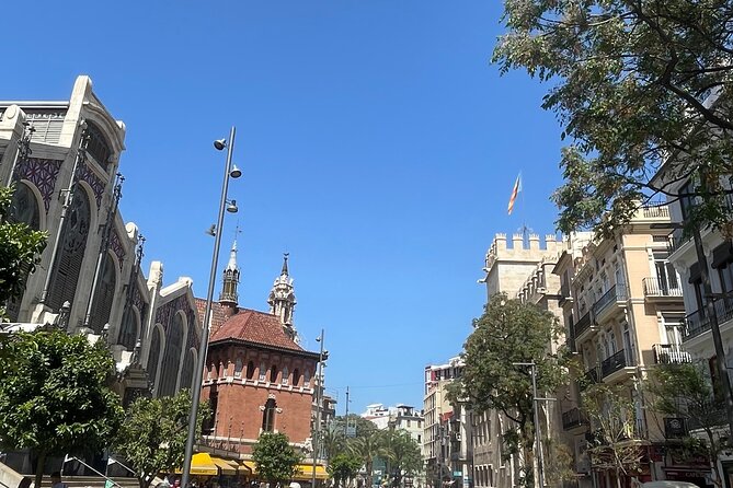 Savor Spain: Your Ultimate Tapas Tour Guide - The Tapas Route: Classics Like Patatas Bravas and Modern Twists