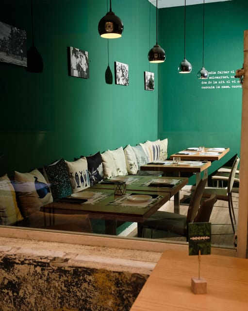 Secret Valencia Experience: The City and Its Flavors - Barrio del Carmen: bohemian streets where Valencia feels lived-in