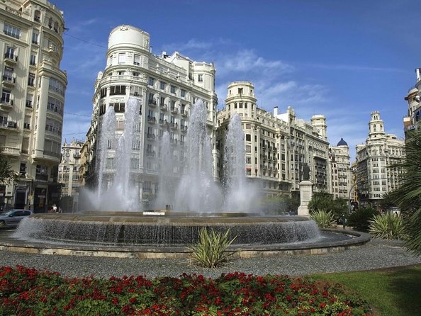 Shore Excursion: City Tour with Tapas in 11th Century Monument - Quick Reasons You’ll Like This Valencia Shore Day