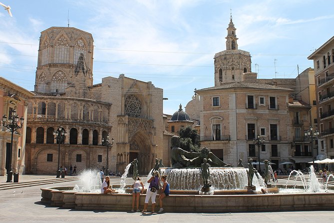 Shore Excursion: City Tour with Tapas in 11th Century Monument - Logistics That Matter: Meeting Point and Getting Back