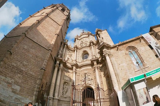 Shore Excursion: Valencia Half-Day Private Tour - Plaza de la Virgen and the Basilica: religious Valencia with a great setting