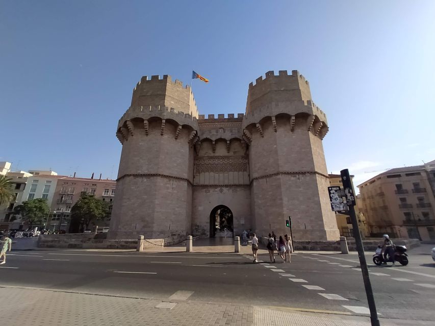 Small-Group Medieval Valencia Walking Tour - Licensed Guide - Key Things to Notice on This Medieval Valencia Walk
