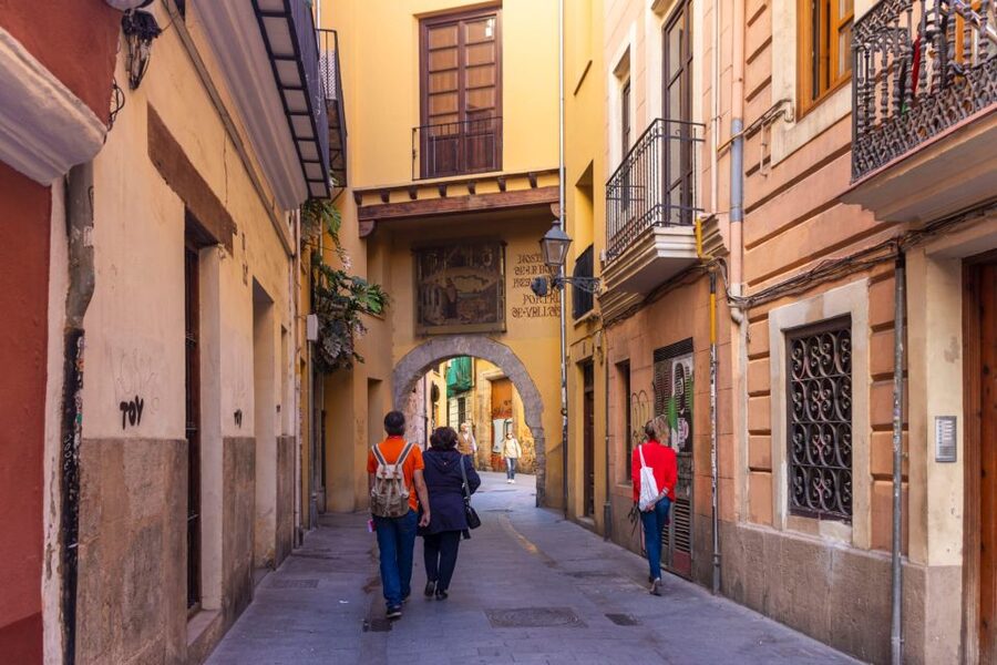 Small-Group Medieval Valencia Walking Tour - Licensed Guide - From Roman Fall to Muslim Conquest, the Timeline Finally Makes Sense