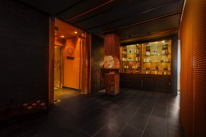 Spa circuit for 75 minutes with exclusive drink included - Private Group Energy: Quiet Jacuzzis and a Real Check-In