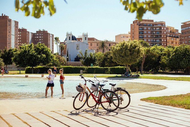 The Beauty of Valencia by Bike: Private Tour - City of Arts and Sciences, Plus the Cooling Water Fountains
