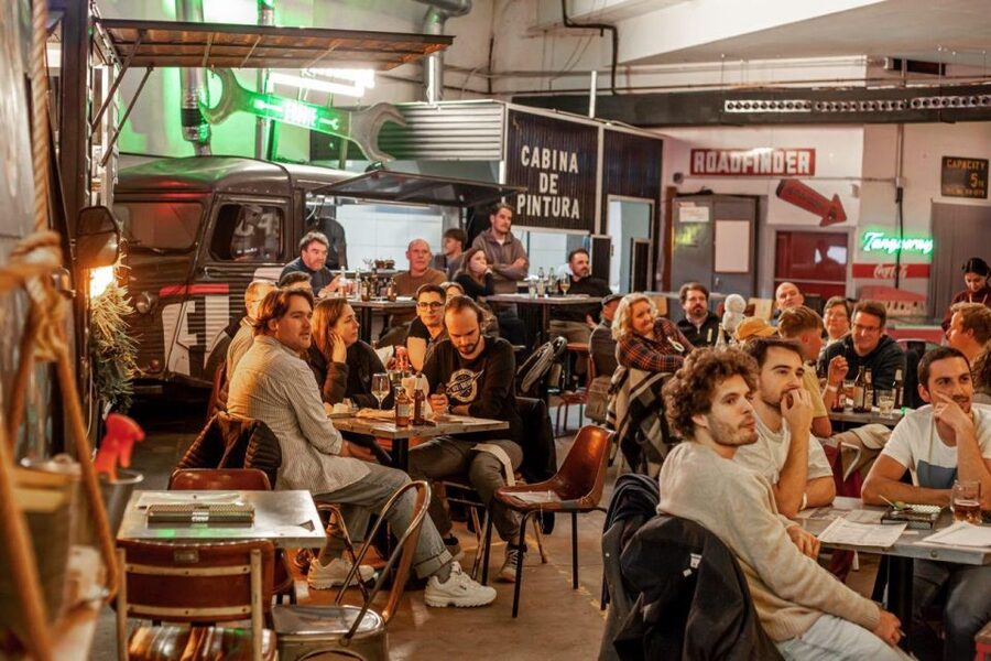 The Biggest Pub Quiz in Valencia - Street-food and the break between question marathons