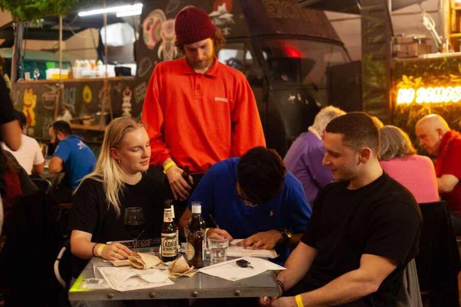 The Biggest Pub Quiz in Valencia - Who this quiz night suits best