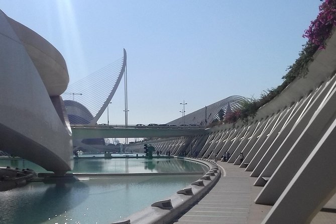 The City of Arts and Sciences in Valencia - Stop 4: L’Umbracle Terraza, where comfort matters on a long walk