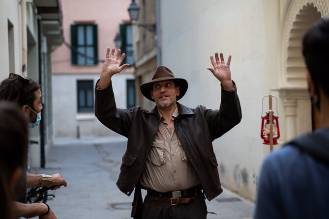 The Holy Grail with Indiana Jones - Carrer de la Creu Nova: dragon guardians and quick grail markers