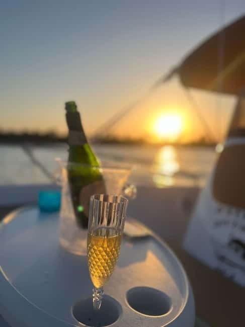 Torrevieja: Private Sunset Boat Tour with Cava - Photo-friendly moments and a romantic way to end the day