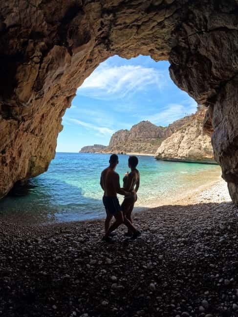 Tour kayak Moraira - Benitatxell (Cala Moraig) - Punta de Moraira, Cueva de les Rates Penades, and the Castle views