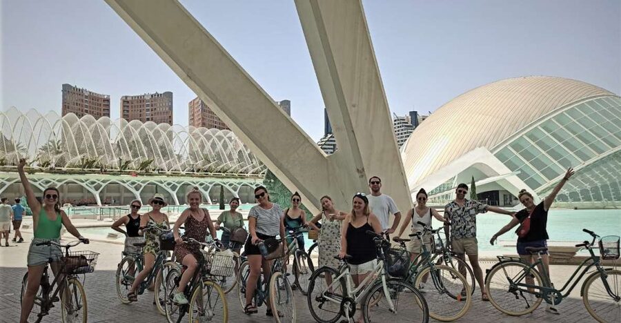 Valencia: 3-Hour Guided City Sightseeing & Beaches Bike Tour - Starting Behind the Towers of Serranos, on Náquera Street