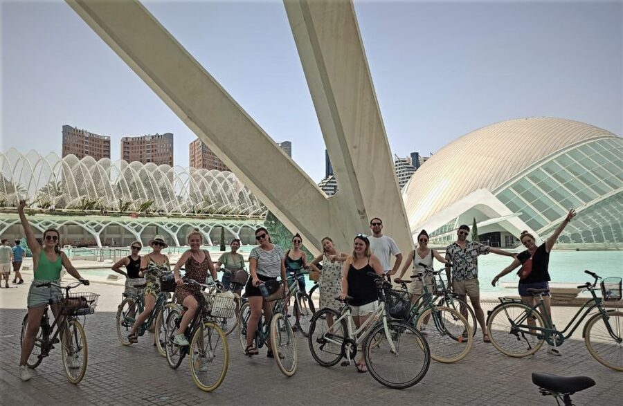 Valencia: 3-Hour Guided City Sightseeing & Beaches Bike Tour - Turia River Gardens: The Park Break That Changes the Mood