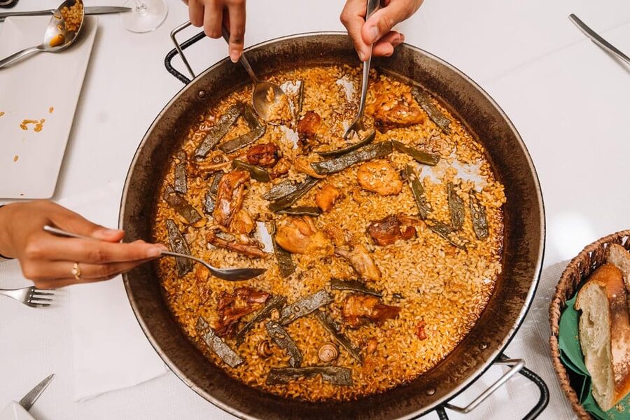 Valencia: Authentic Food Tour with Paella Valenciana - Plaça de la Verge: street food flavors in a quick regional hit