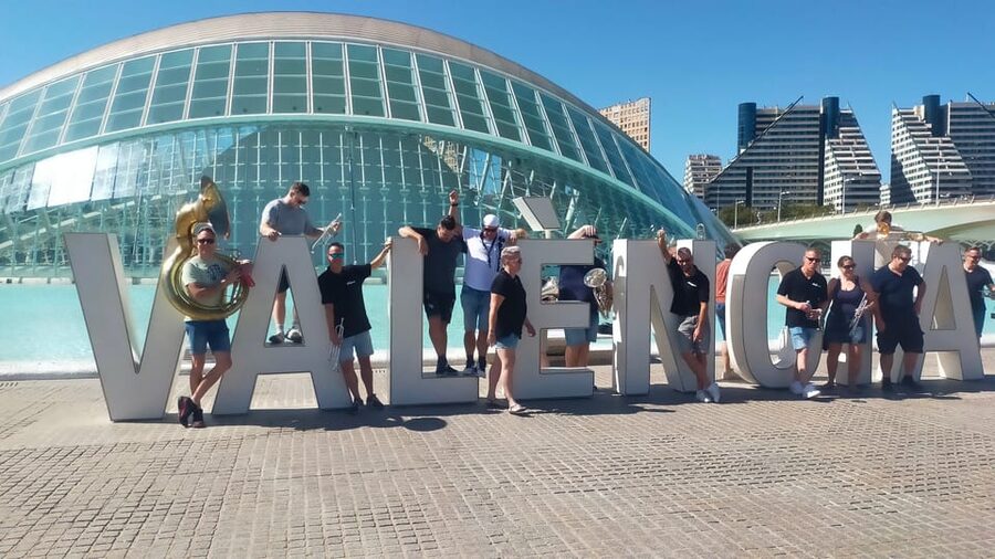 Valencia, Biketour of all the city with a local guide - A 2.5-hour Valencia loop that mixes historic squares with modern icons