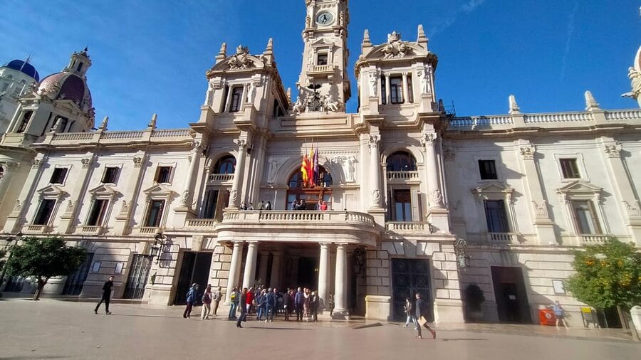 Valencia, Biketour of all the city with a local guide - Modernist neighborhoods to the City of Arts and Sciences