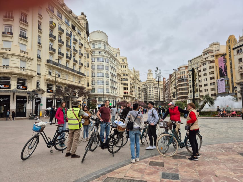 Valencia, Biketour of all the city with a local guide - xufa and orxata: the local snacks that anchor the ride