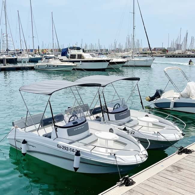 Valencia: Boat Rental without License - The Boat Experience: Bluetooth Music, Solarium Comfort, and Swim Ladder Ease