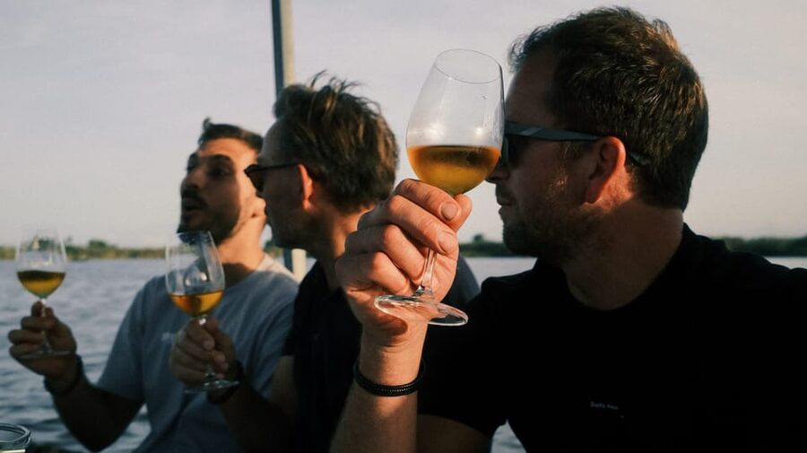 Valencia: Boat Ride with Valencian Wine Tasting & Tapas - Wine Tasting on Water: 3 Valencian Wines, Explained Clearly