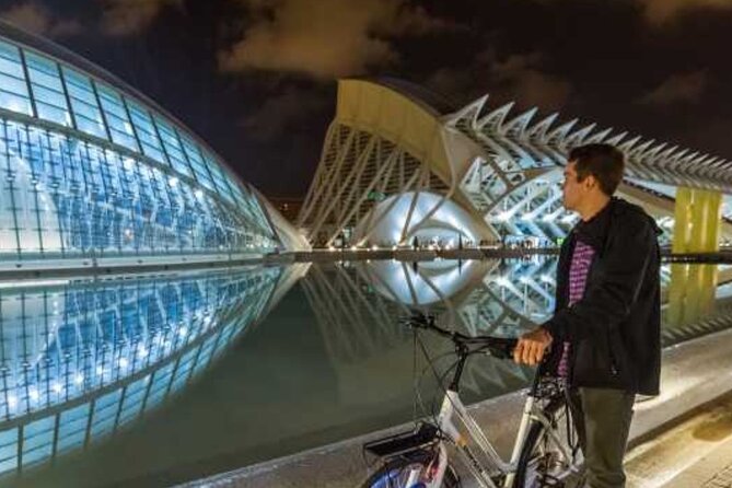 Valencia By Night Bike Tour - City of Arts and Sciences at Night: Futuristic Frames