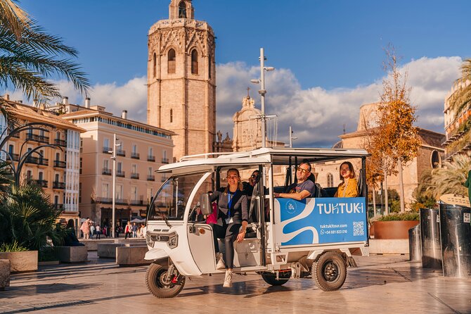 Valencia by Tuk Tuk i: Private tour 1 or 2 hours explore the city - The colorful flower bridge and a quick stadium viewpoint