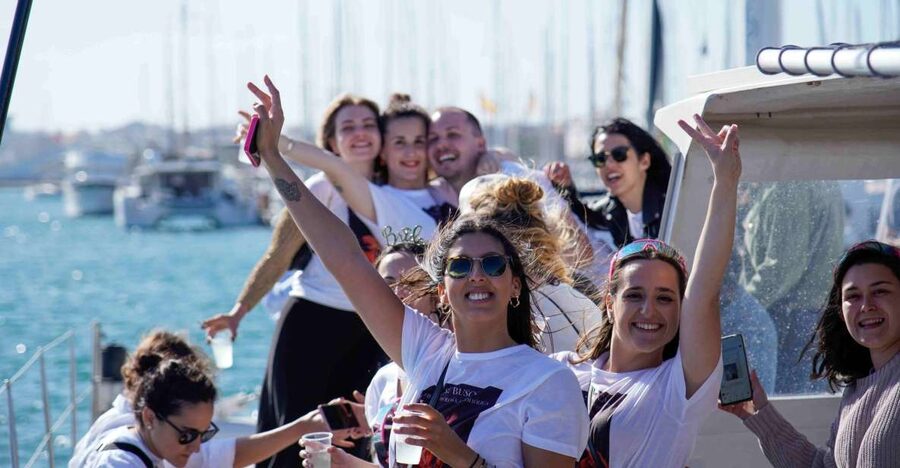Valencia: Catamaran Party Boat - Before You Go: When to Arrive and What to Wear