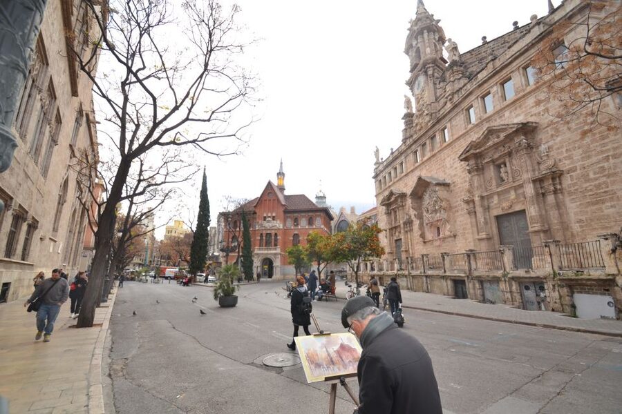 Valencia: Cathedral, St Nicholas, and Lonja de la Seda Tour - Who this tour fits best