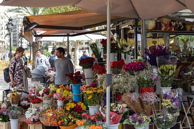 Valencia Centre Food Tour with 9+ Tastings of Regional Delicacies - Stop 5 at Plaça del Tossal, Fresh Fish Tapas