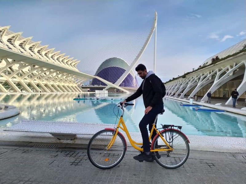 Valencia: City Highlights Bike Tour - From Mercado Central to silk trading halls, the old city hits first