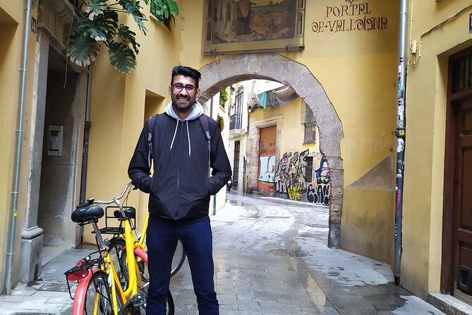Valencia City MO'Bike Tour - Torres de Serranos, City Walls by Bike
