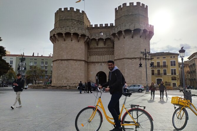 Valencia City MO'Bike Tour - Jardín del Turia: The 9 Kilometres That Make Valencia Feel Calm