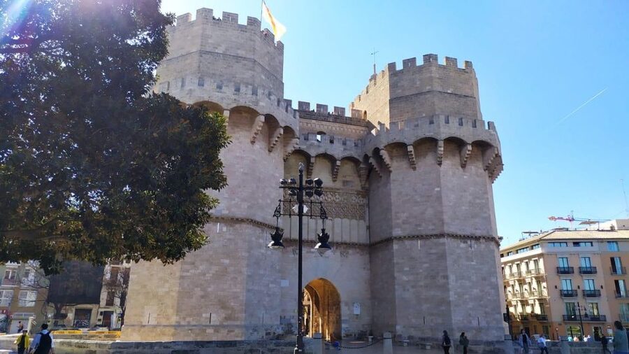 Valencia: City Walking Tour with Top Attractions - ITALIAN - The Guide Factor: Why the Italian Commentary Matters