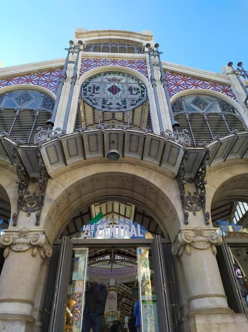 Valencia: City Walking Tour with Top Attractions - ITALIAN - Plaza del Ayuntamiento, Central Market, and Lonja de la Seda: Markets and UNESCO in One Flow