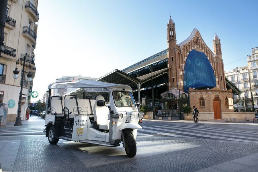 Valencia: Complete Tuk-Tuk Tour Around the City - Beach and Port: Malvarrosa and La Marina Real