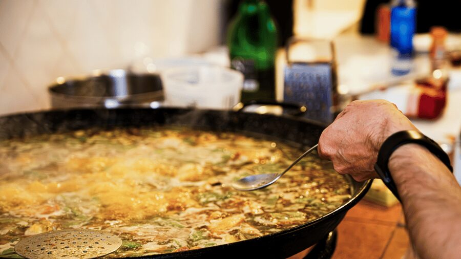Valencia: cook your paella (with purchase at Russafa market) - Why Russafa Market shopping is more than a warm-up