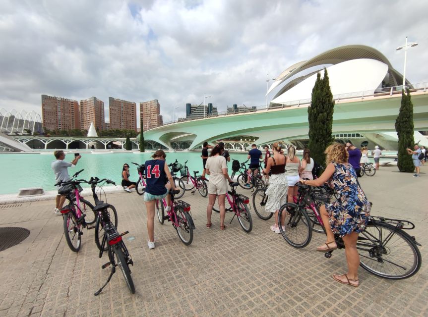 Valencia: Daily Rental Bike - Riding Valencia on Bike Lanes: Why It Feels Easier Than You Expect