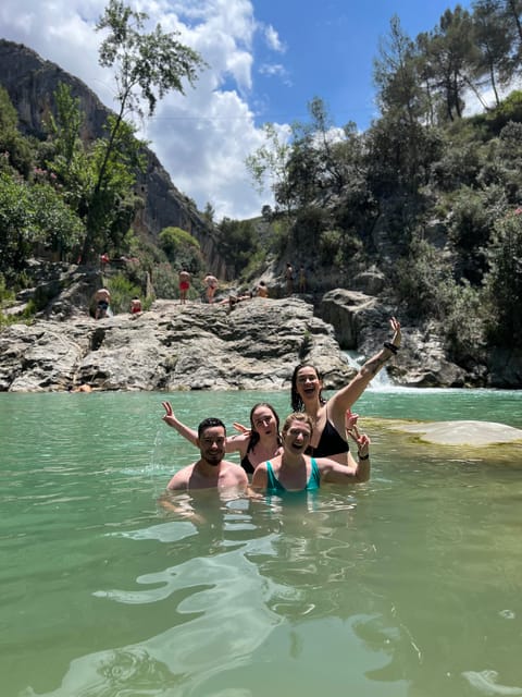 Valencia: Day trip exploring waterfalls, springs and caves - Cliff jumping from 5 to 12 meters, without the chaos